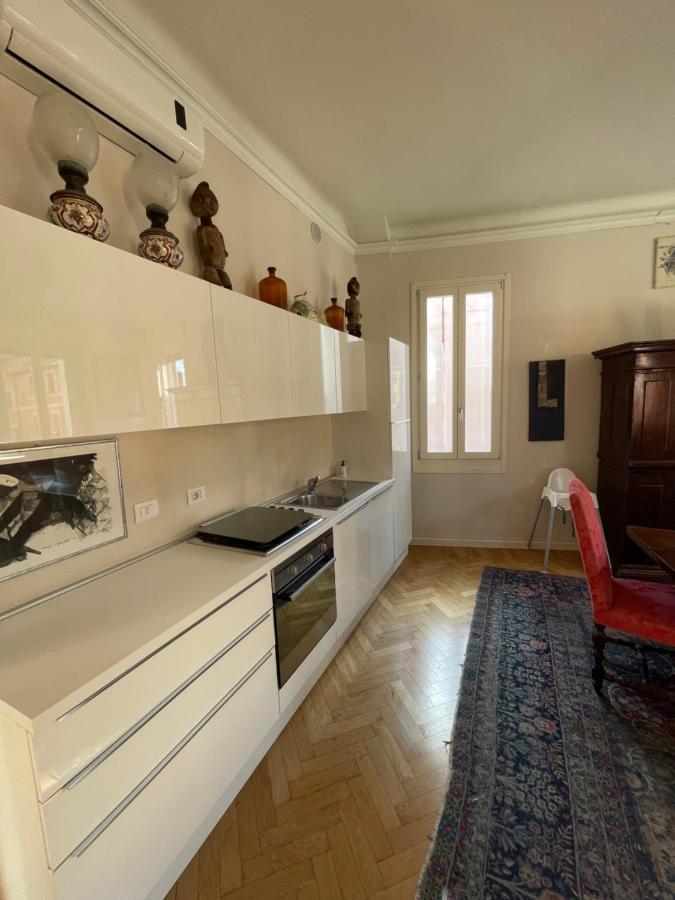 Elegante Appartamento In Centro A Cesena Kültér fotó